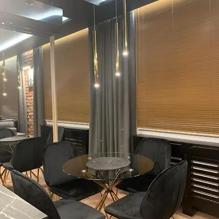 Luxury Wyszynskiego Daire *